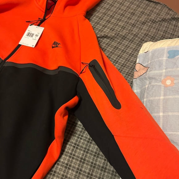 Nike Orange Hoodie with Black Zipper - Picture 6 of 8